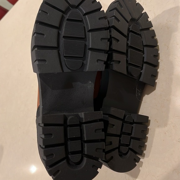 Steve Madden Tan/Blk Nicki Chelsea Boots - Picture 8 of 8